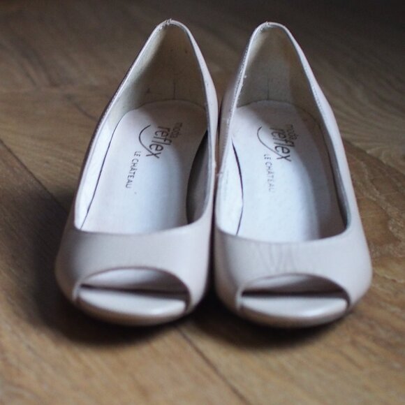 Le Château | Leather Tan Coloured Wedge Sandals - Picture 3 of 9